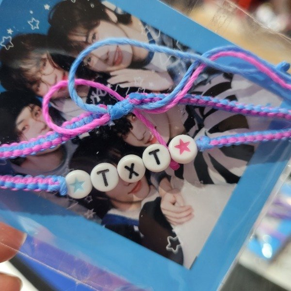 Producto - PULSERA DE HILO TXT STAR