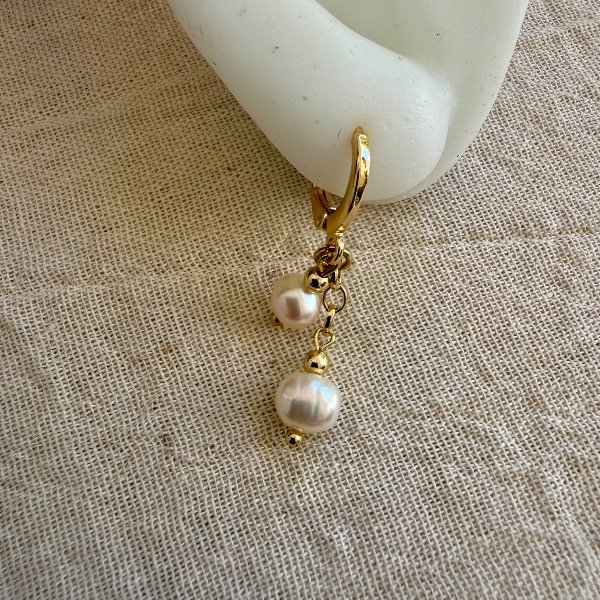 Producto - Aros colgantes dos perlas ( el par )