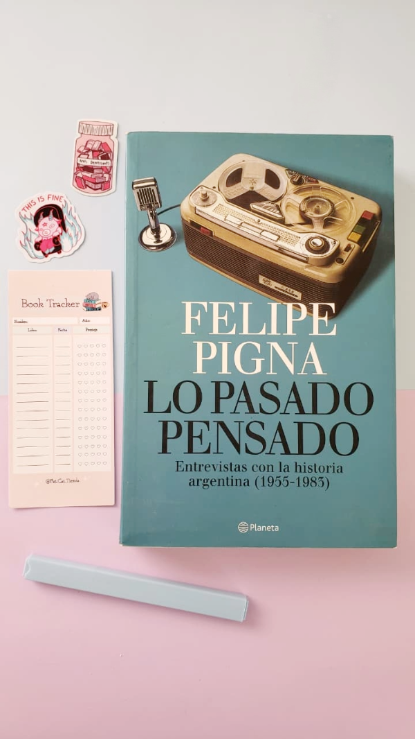 Producto - Lo Pasado Pensado - Felipe Pigna (libro + accesorios)