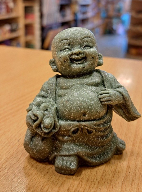 Producto - Buda Mini Piedra Arenisca con bolsa 7.5 x 4.5 cm