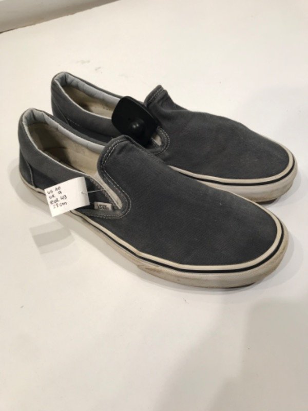 Producto - Zapatillas VANS panchas grises- Talle 42- PRECIO: 36x