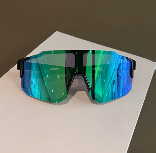 Producto - Lentes negros reflejos verdes