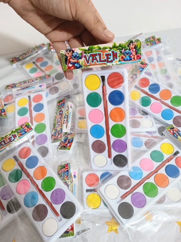 Producto - Acuarela Stitch con dibujos dentro