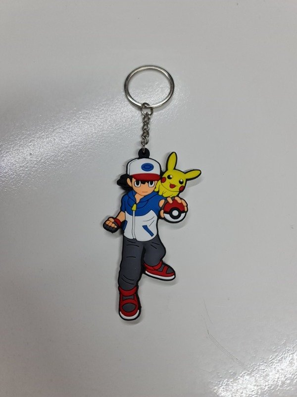 Producto - Llavero goma plano Pikachu y Ash