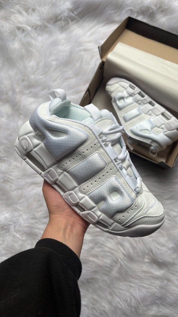 Producto - AIR MORE UPTEMPO LOW TRIPLE WHITE - 0