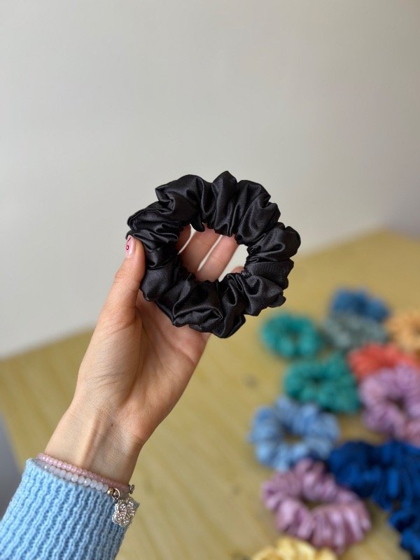 Producto - Scrunchie satén negro