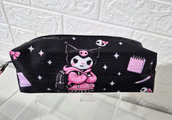 Producto - Cartuchera Kuromi dibujo 1 20 cm x 7 cm x 8 cm de cordura