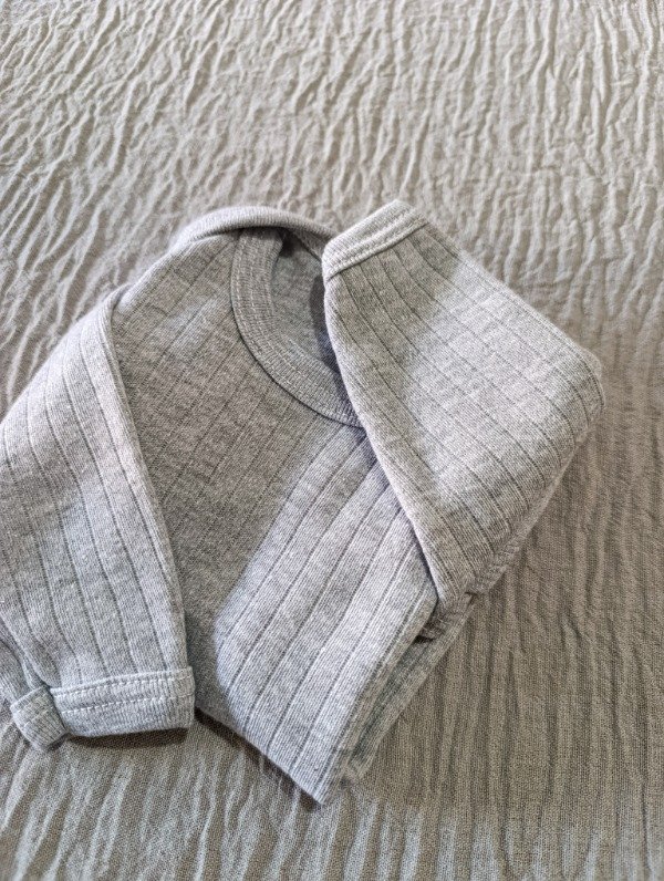 Producto - 12-18 MESES - Body acanalado - Gris