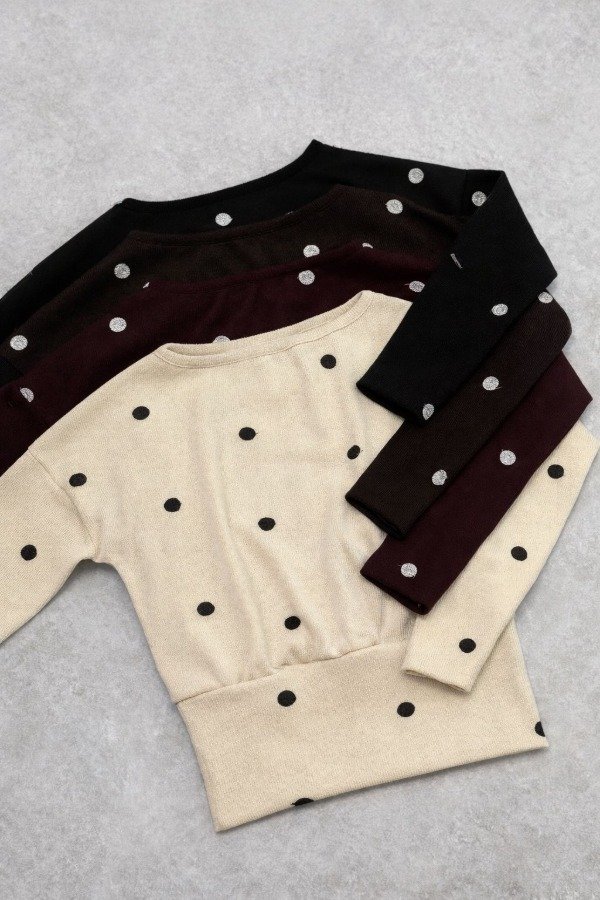 Producto - REMERA MANGA LARGA CINTURA ANCHA "LANILLA BORDADO LUNARES"