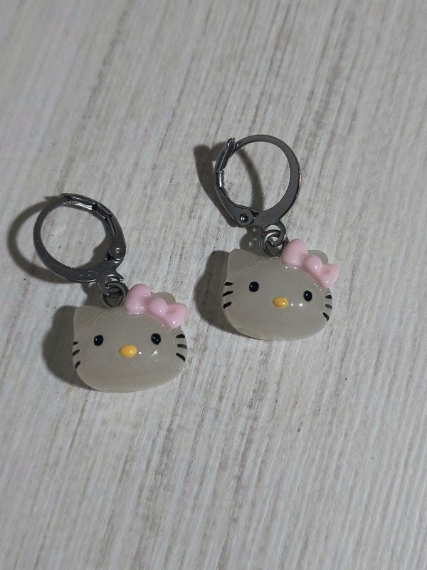 Producto - Aros hello kitty