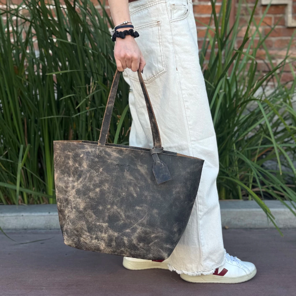 Producto - Cartera Tote Pluto chocolate gastado