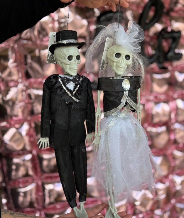 Producto - PAREJA DE CADAVERES HALLOWEEN