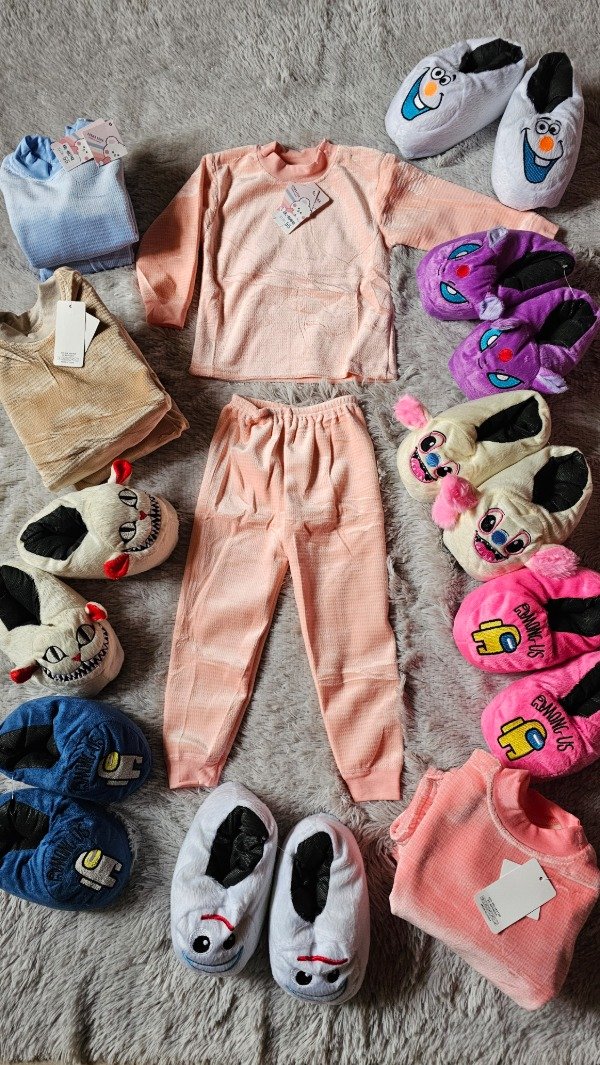 Producto - PIJAMA niños PLUSH, efecto piel por dentro
