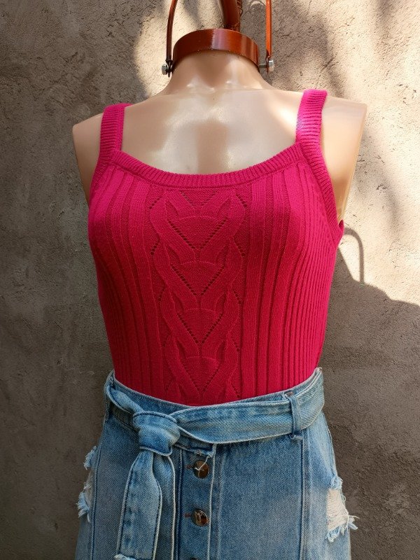 Producto - Top de hilo magenta.