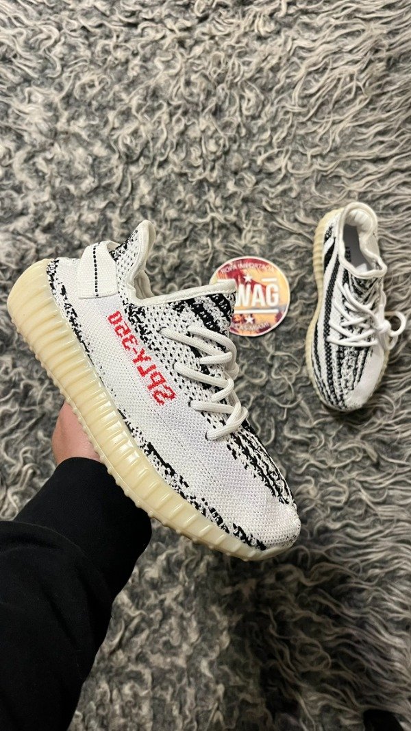 Producto - YEEZY BOOST 350 V2 ZEBRA