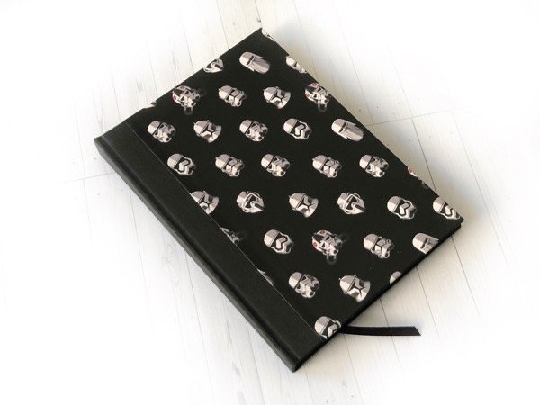 Producto - Cuaderno Lomo Recto "Troopers"