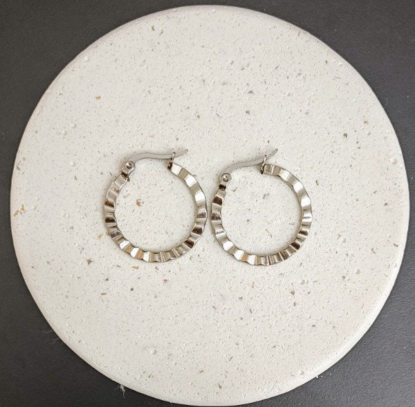 Producto - Argollas con lineas Ondeadas 2 cm