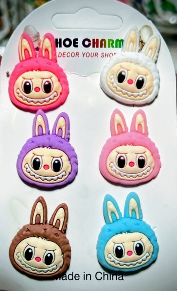 Producto - Pins para crocs labubu
