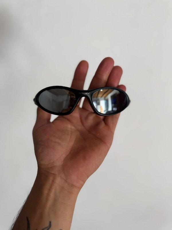 Producto - Oakley minute negro y espejado