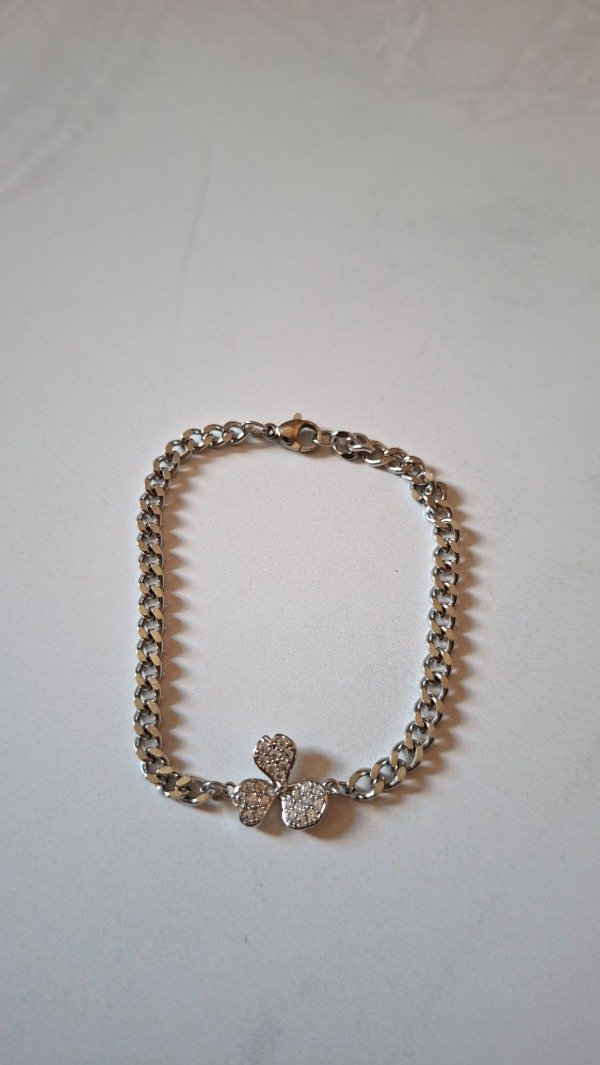 Producto - Pulsera de acero quirúrgico flor con strass