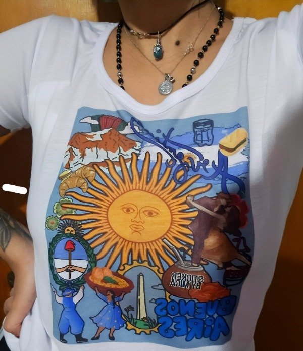 Producto - Remera cuello redondo diseño de argentina