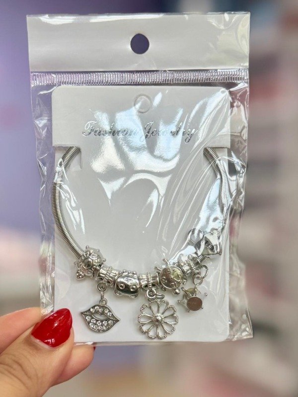 Producto - Pulsera corona, flor, y beso con strass