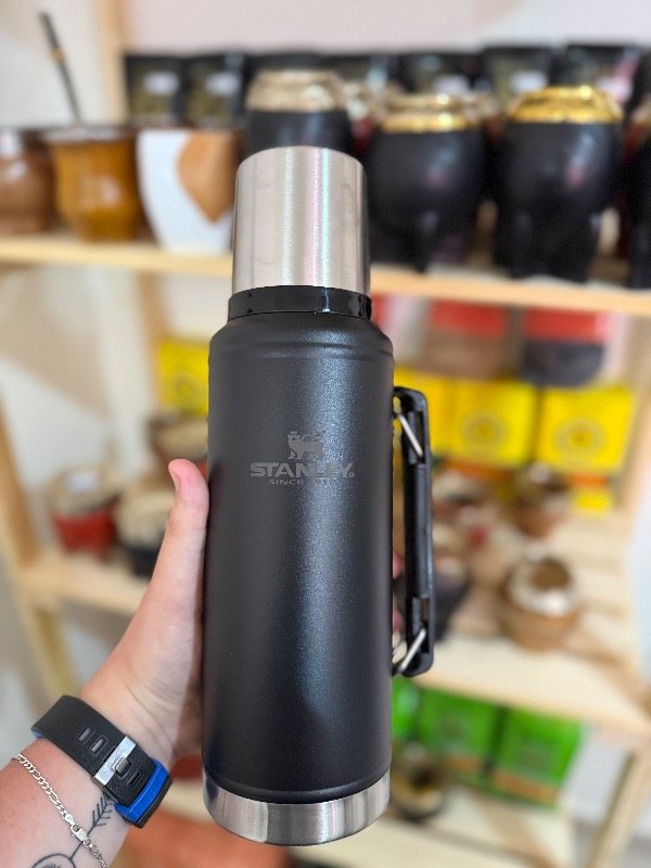 Producto - Termo Stanley Classic 1L NEGRO