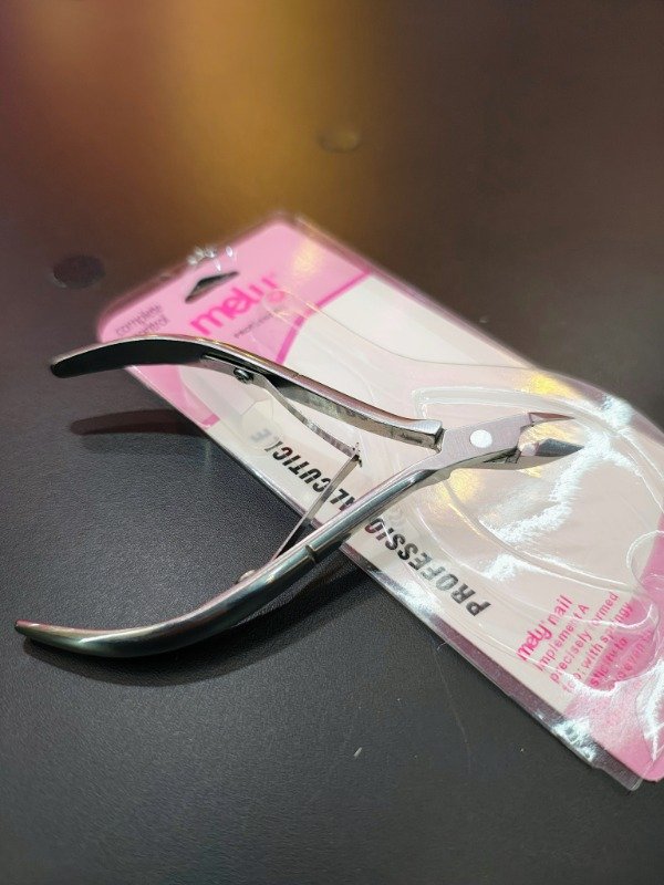 Producto - corta cuticula mely