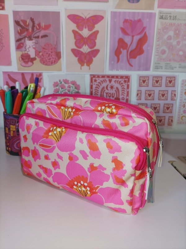 Producto - Cartuchera Kelly flores rosas