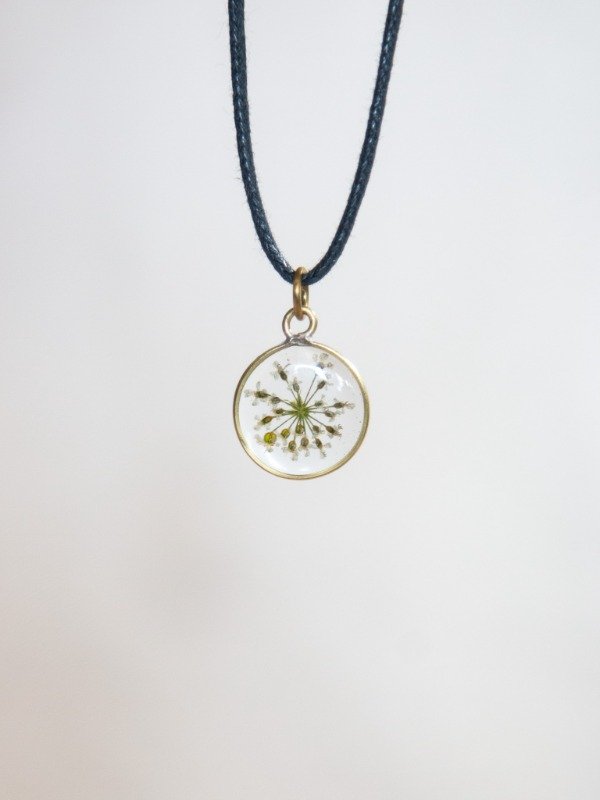Producto - Mini dije cicuta