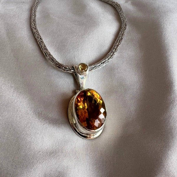 Producto - DIJE CITRINO FACETADO