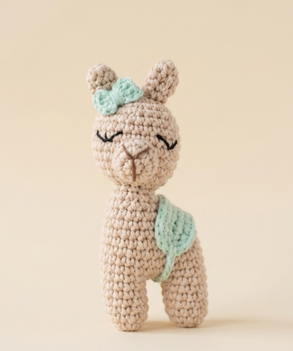Producto - LLAMITA BEBÉ. SONAJERO