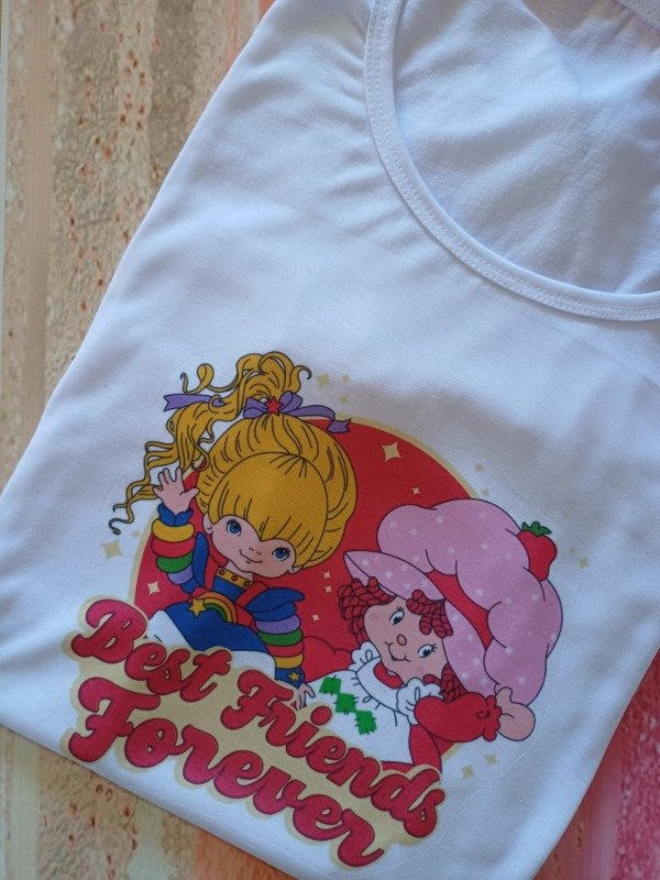 Producto - Remera Mujer Rainbow y Frutillitas