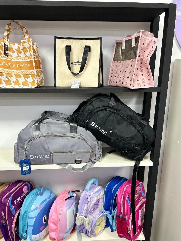 Producto - Bolso mochila mediano deportivo gris