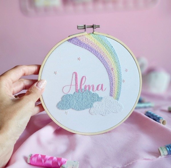 Producto - Nombre Bordado diseño Arcoiris