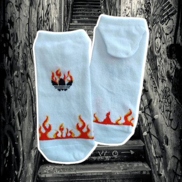 Producto - Adidas logo fuego