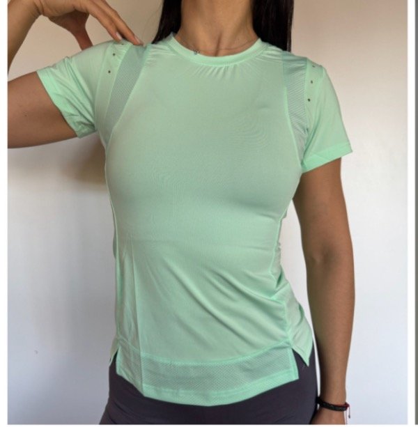 Producto - Remera deportiva SPORT