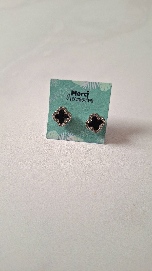 Producto - Aros de acero quirurgico piedra negra strass