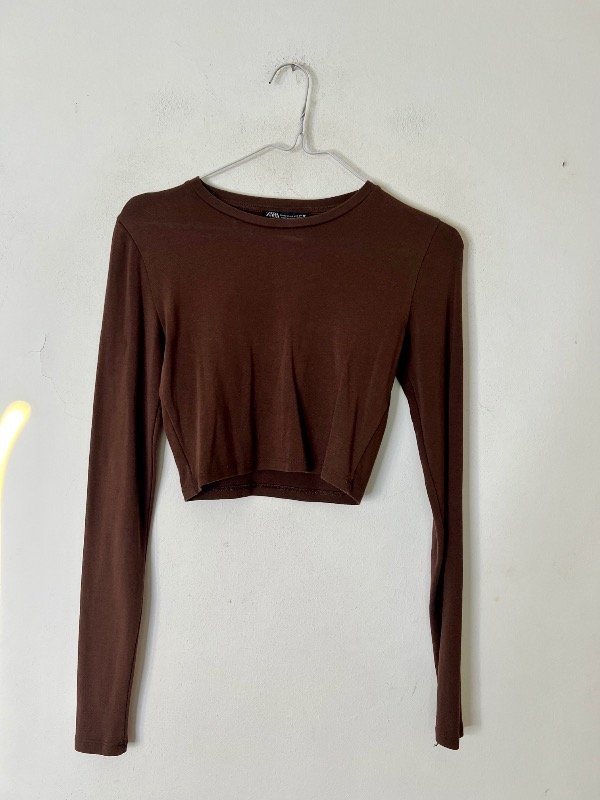 Producto - Remera marrón zara