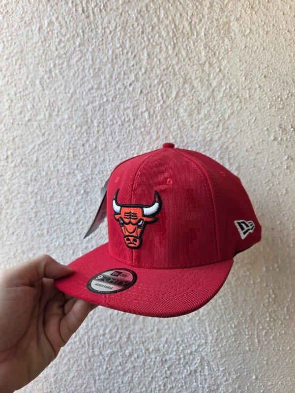 Producto - Gorra BULLS PLANA CERRADA ROJA
