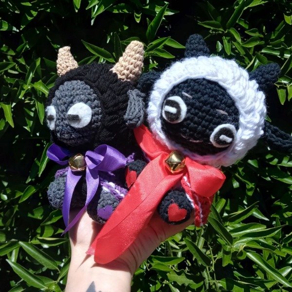 Producto - CABRA Y CORDERO CULT OF THE LAMB