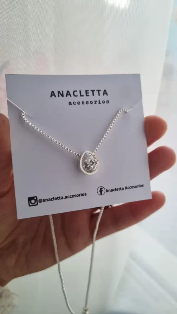 Producto - Gargantilla gota mediana blanca AB