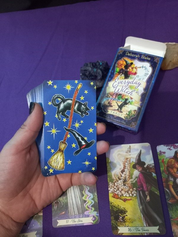 Producto - Mazo de Tarot : La Bruja de todos los días