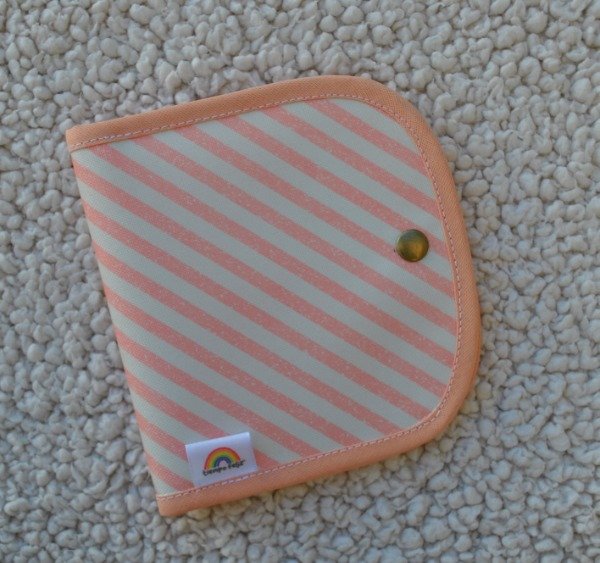 Producto - Mi Primer Estuche Rayas Coral