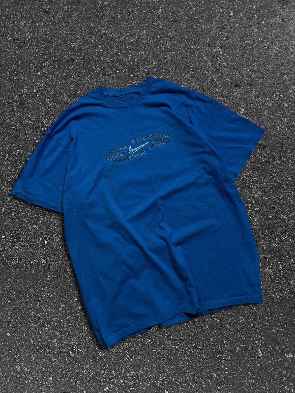 Producto - REMERA NIKE CENTER SWOOSH RETRO 90s OG
