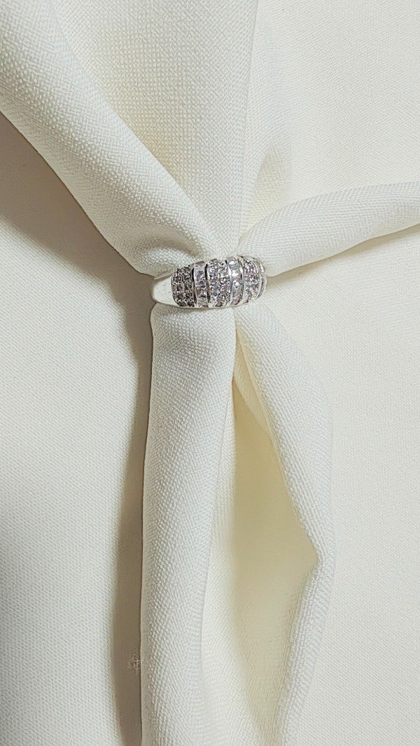 Producto - Anillo Dhalila - piedras blancas