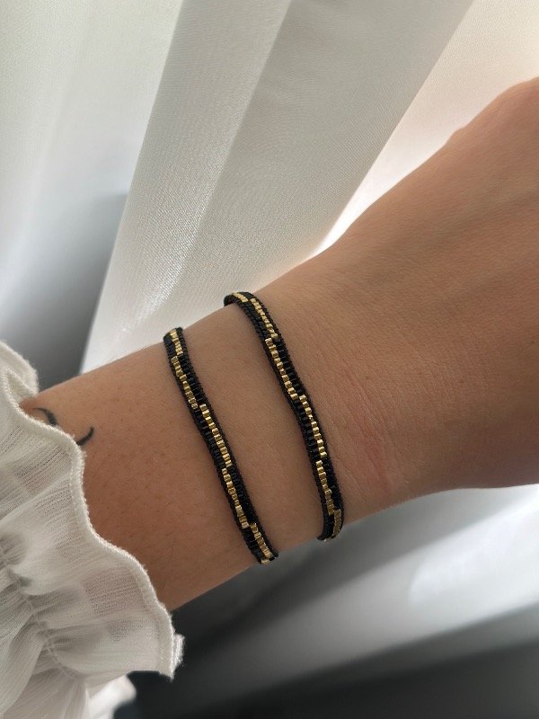 Producto - Pulsera miyuki dorada y negro
