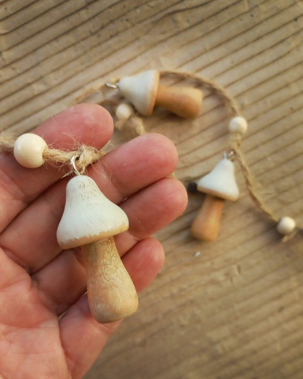 Producto - Guirnalda de hongos blancos