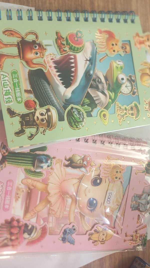 Producto - Libreta Brainrot 450 stickers + Hojas decoradas - 0