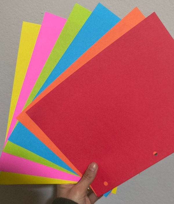 Producto - Hojas de colores X6 unid  n3 + regalo un mapa